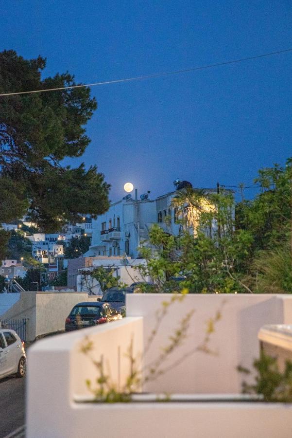 Sunny Bay Villa Agia Marina  Buitenkant foto