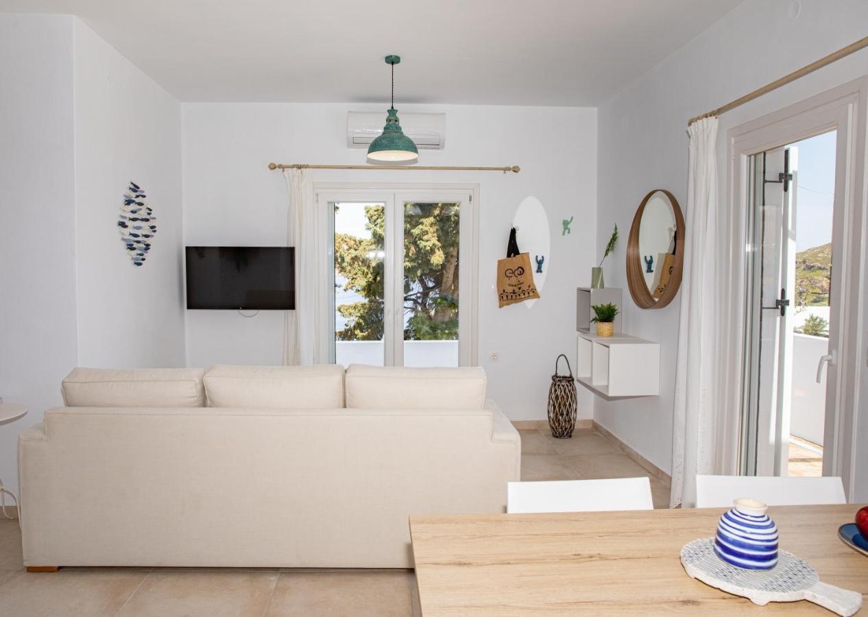 Sunny Bay Villa Agia Marina  Buitenkant foto