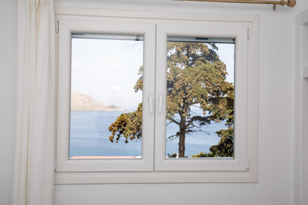 Sunny Bay Villa Agia Marina  Buitenkant foto